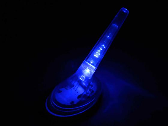 Antenne Design FK Shark Fin mit Neonbeleuchtung blau