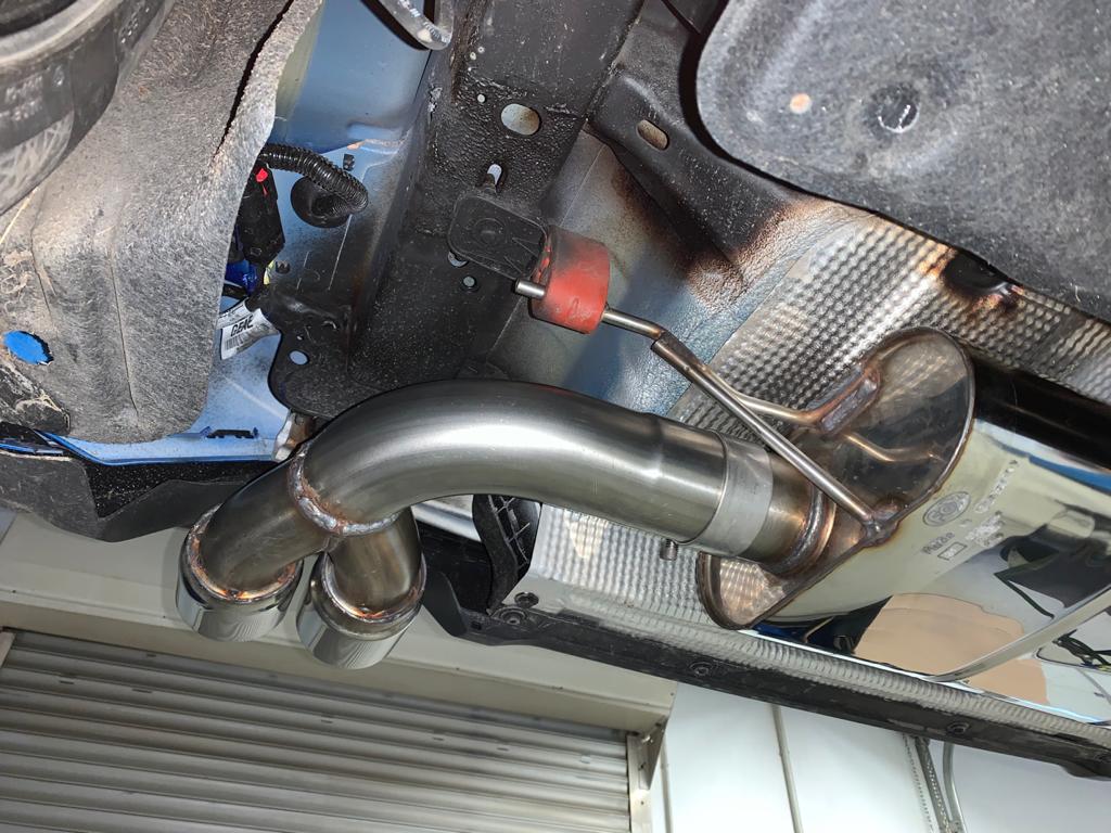 FOX Ford Focus IV ST-Line - starre Hinterachse Endschalldämpfer Ausgang rechts - 2x90 Typ 25