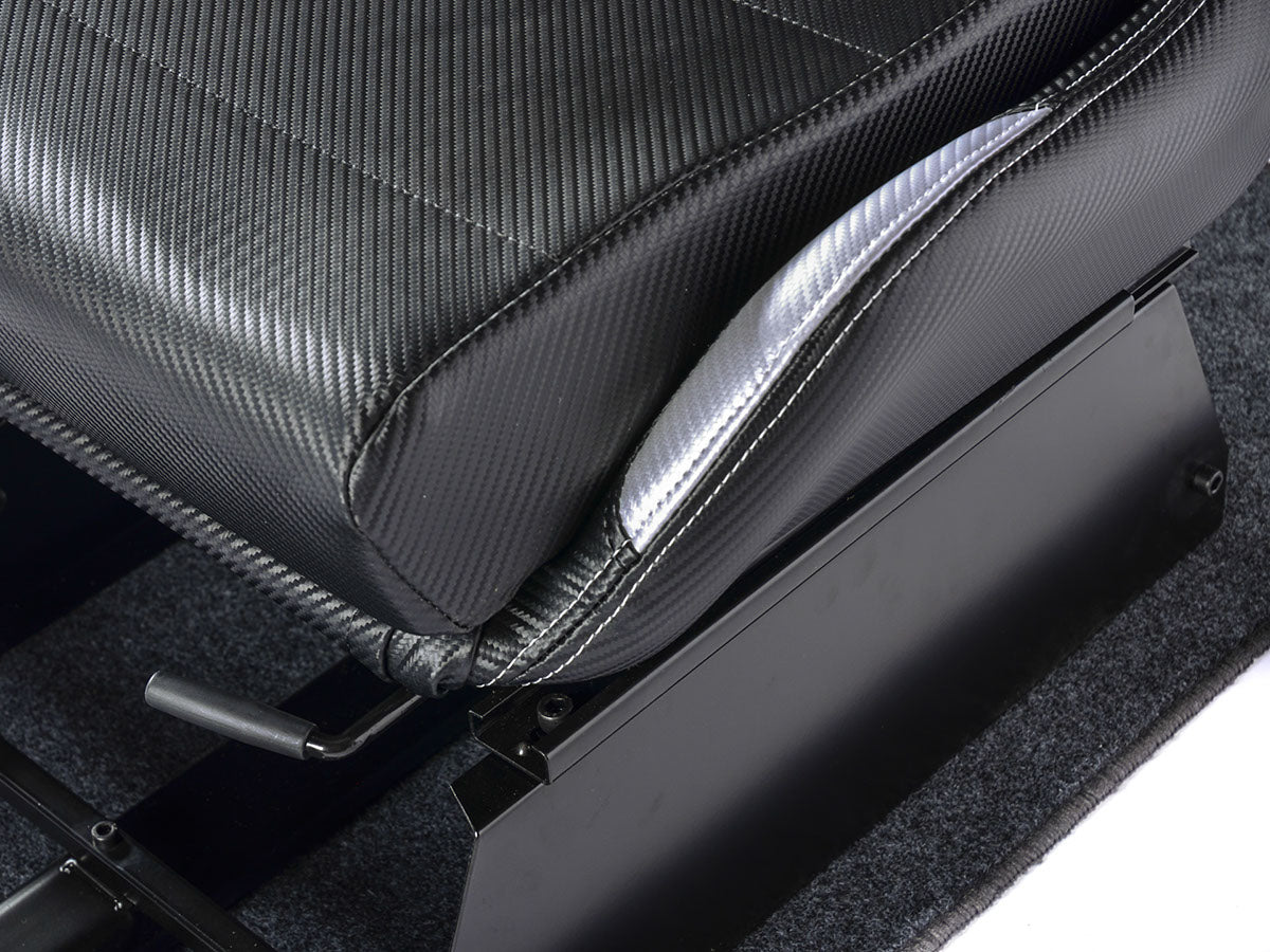 FK Gamesitz Spielsitz Rennsimulator eGaming Seats Suzuka schwarz/silber Carbonlook mit Teppich