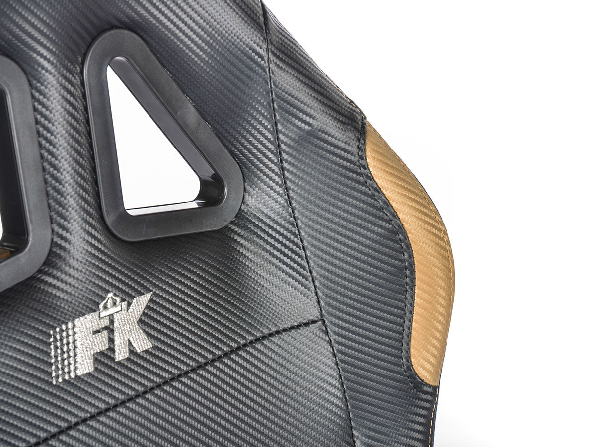 FK Gamesitz Spielsitz Rennsimulator eGaming Seats Suzuka schwarz/gold Carbonlook mit Teppich