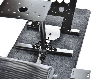 FK Gamesitz Spielsitz Rennsimulator eGaming Seats Suzuka schwarz/gold Carbonlook mit Teppich
