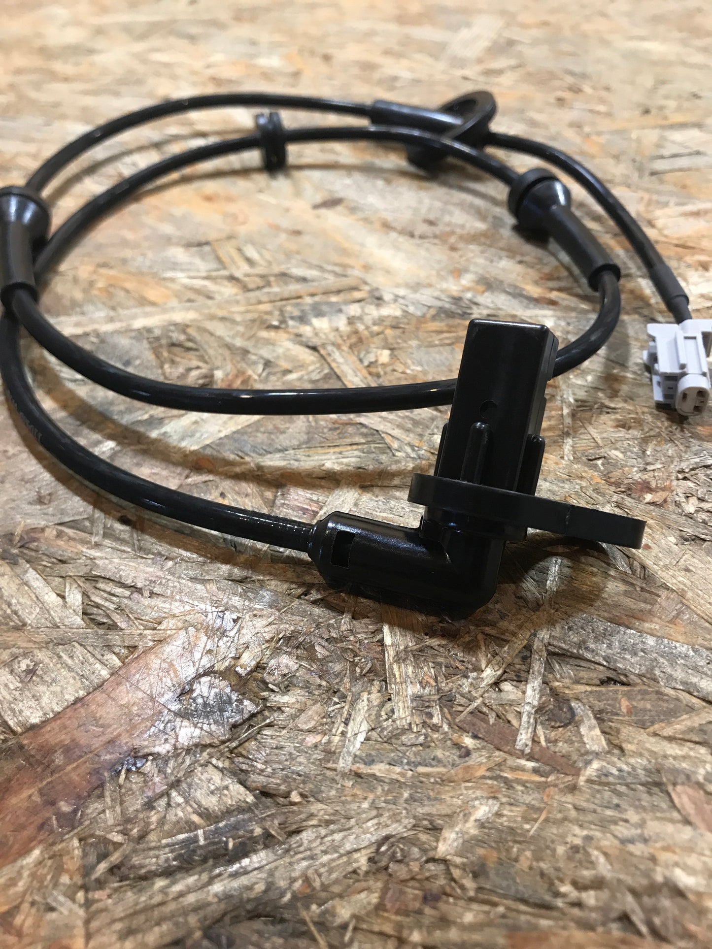 Nissan X-Trail 03-07 ABS-Sensor vorne rechts NEU