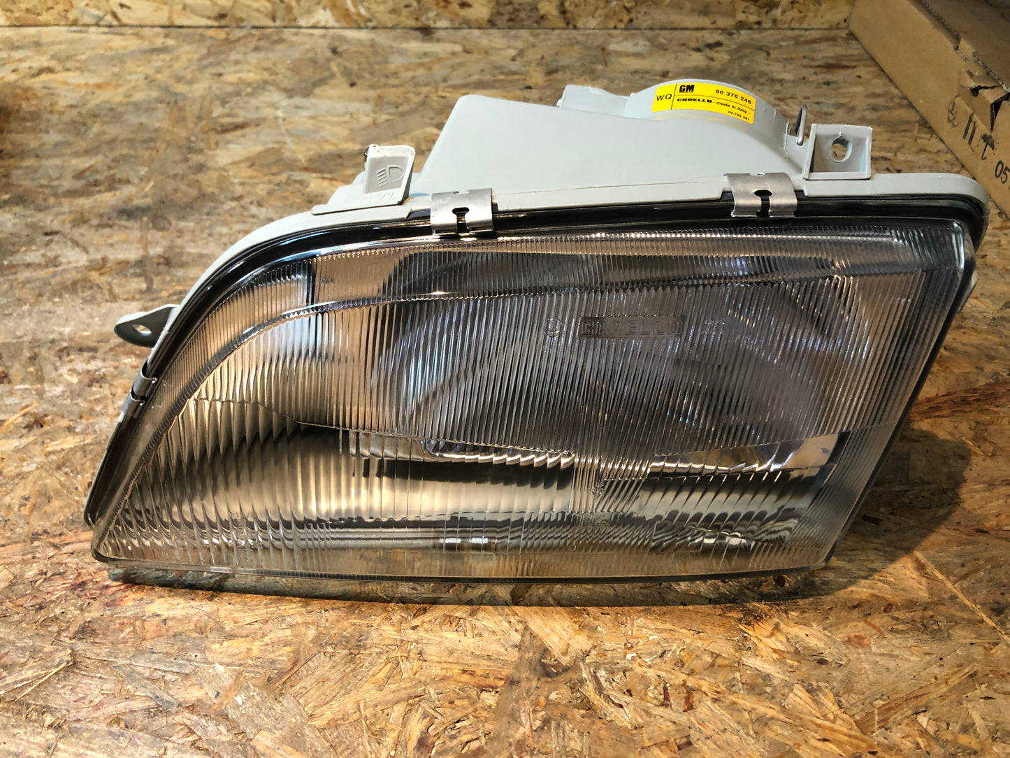 Original GM Opel Omega A Senator B Scheinwerfer rechts Neu