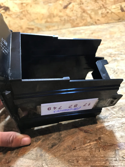 Original Opel Omega A Rahmen Kassettenbox NEU