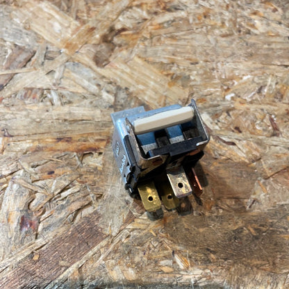 Original GM Opel Kadett E Relais Zusatzbremsleuchte Neu