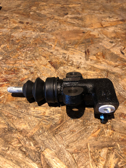 Original Nissan Terrano Nehmerzylinder Kupplung Neu