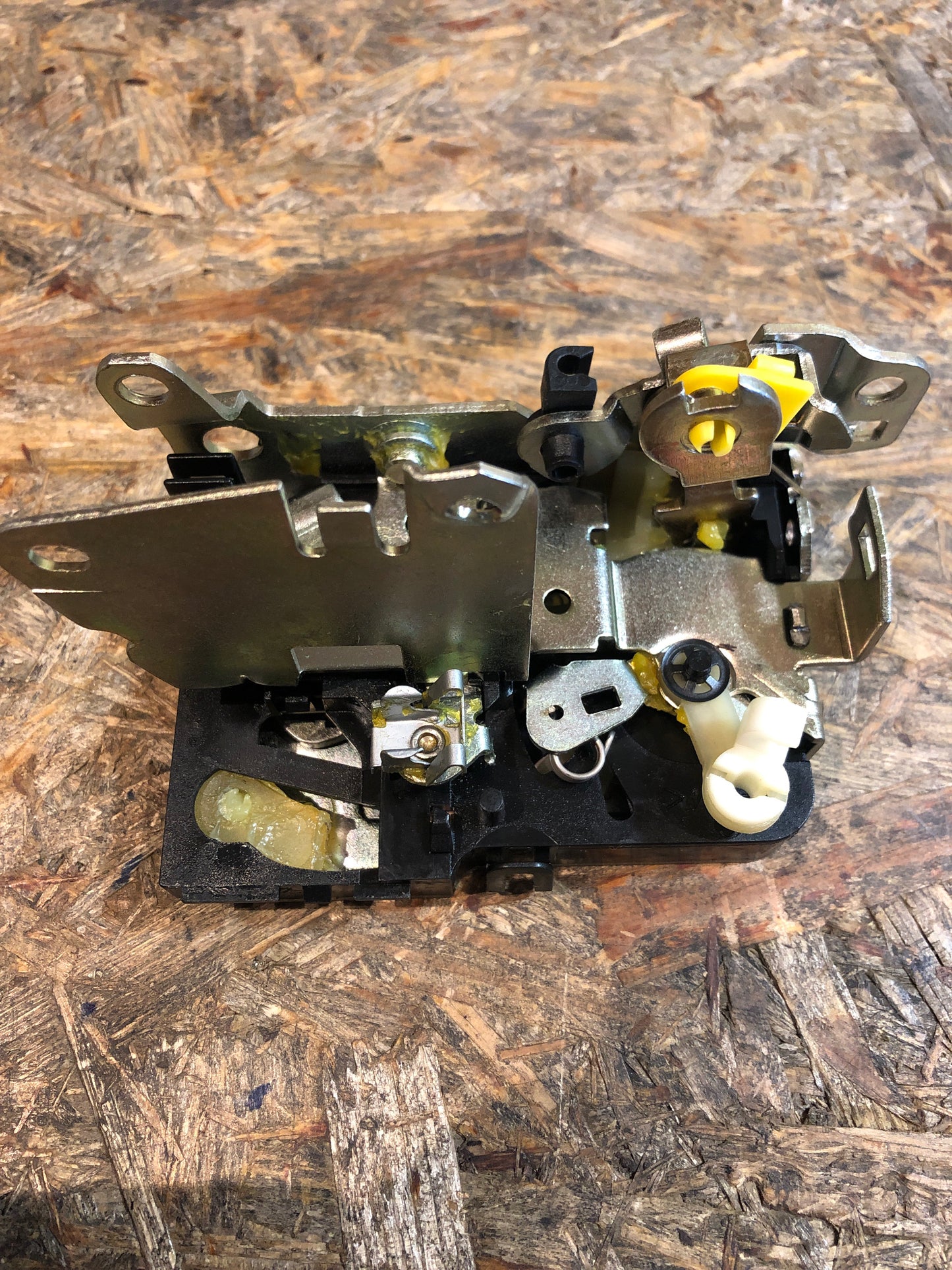 Original GM Opel Movano A Türschloss vorne links Neu