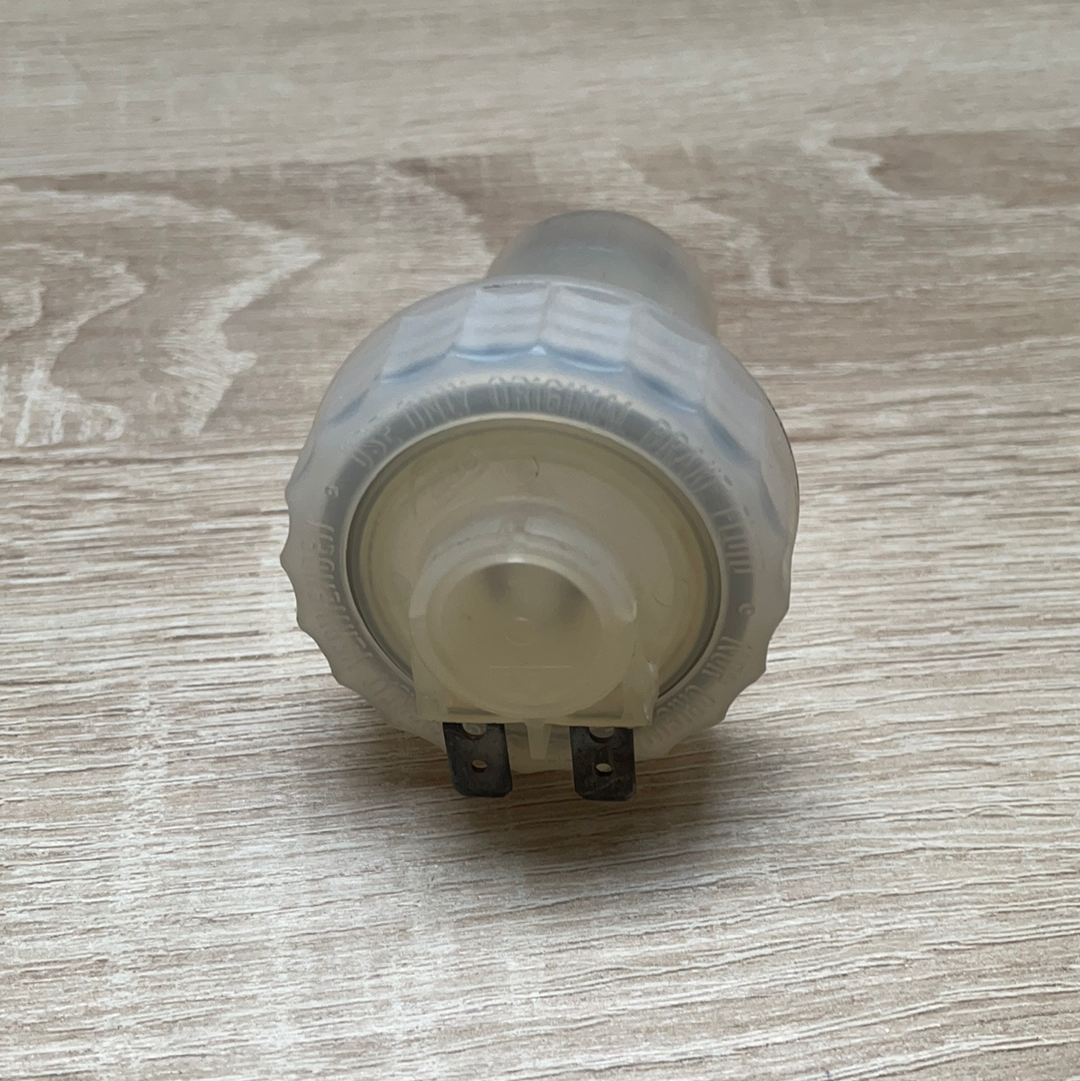 Original GM Opel Kadett E Behälter Deckel Hauptbremszylinder Neu