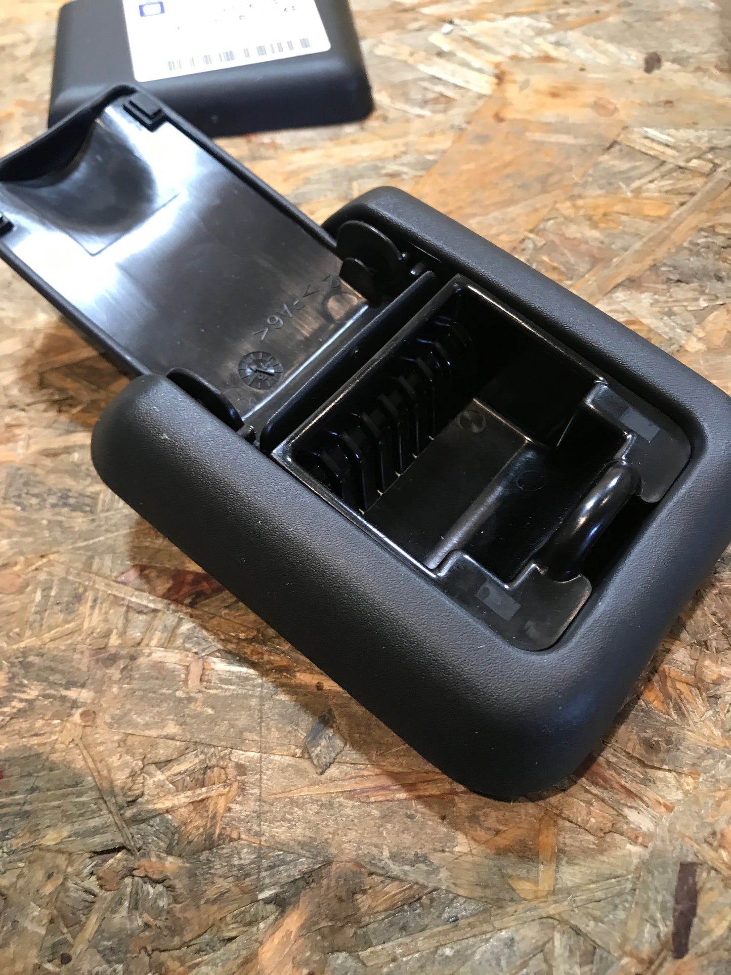 Original Opel Corsa B Aschenbecher Mittelkonsole NEU