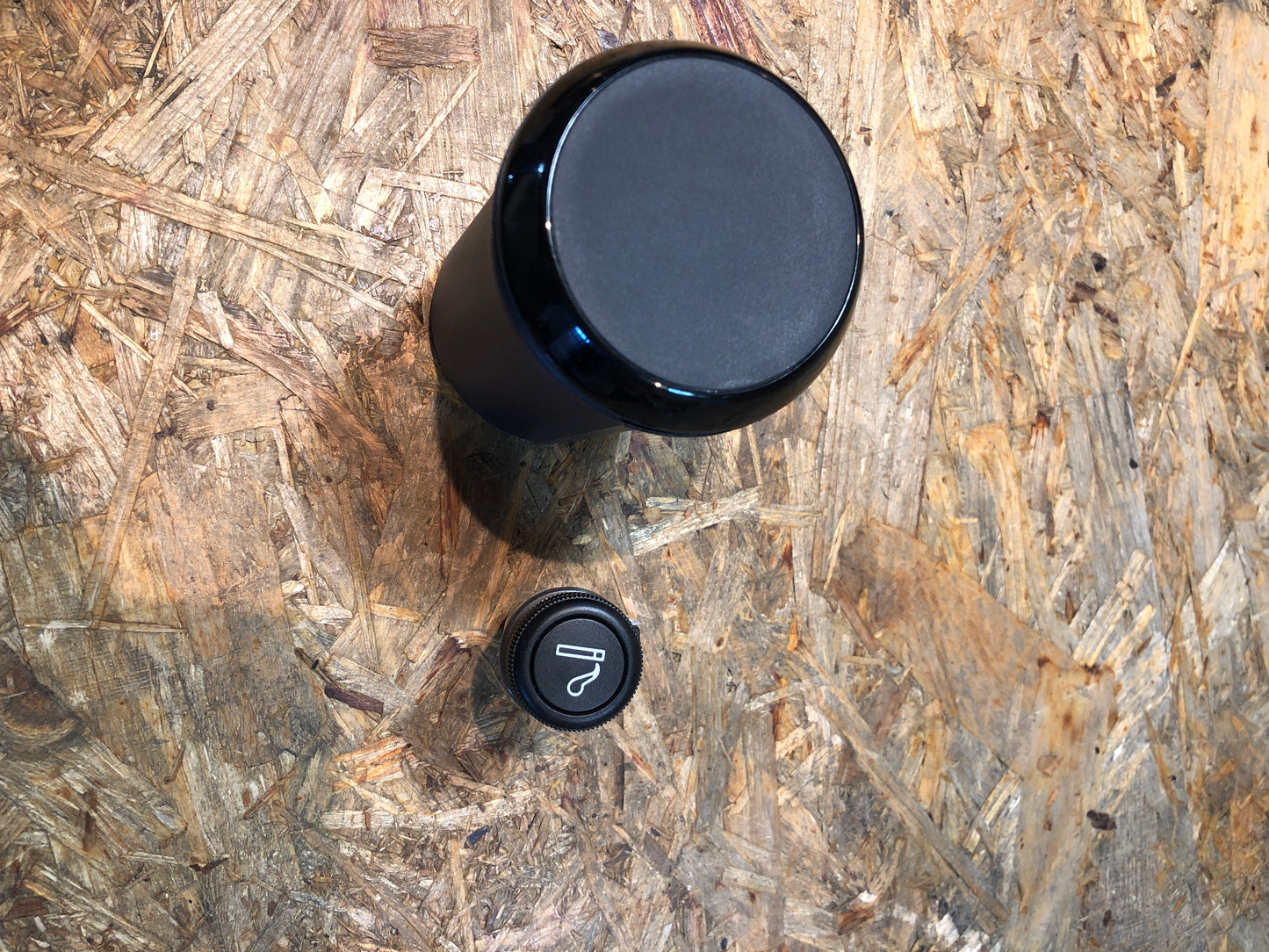 Original GM Opel Corsa D Zigarettenanzünder+ Aschenbecher Konsole vorne anthrazit Neu