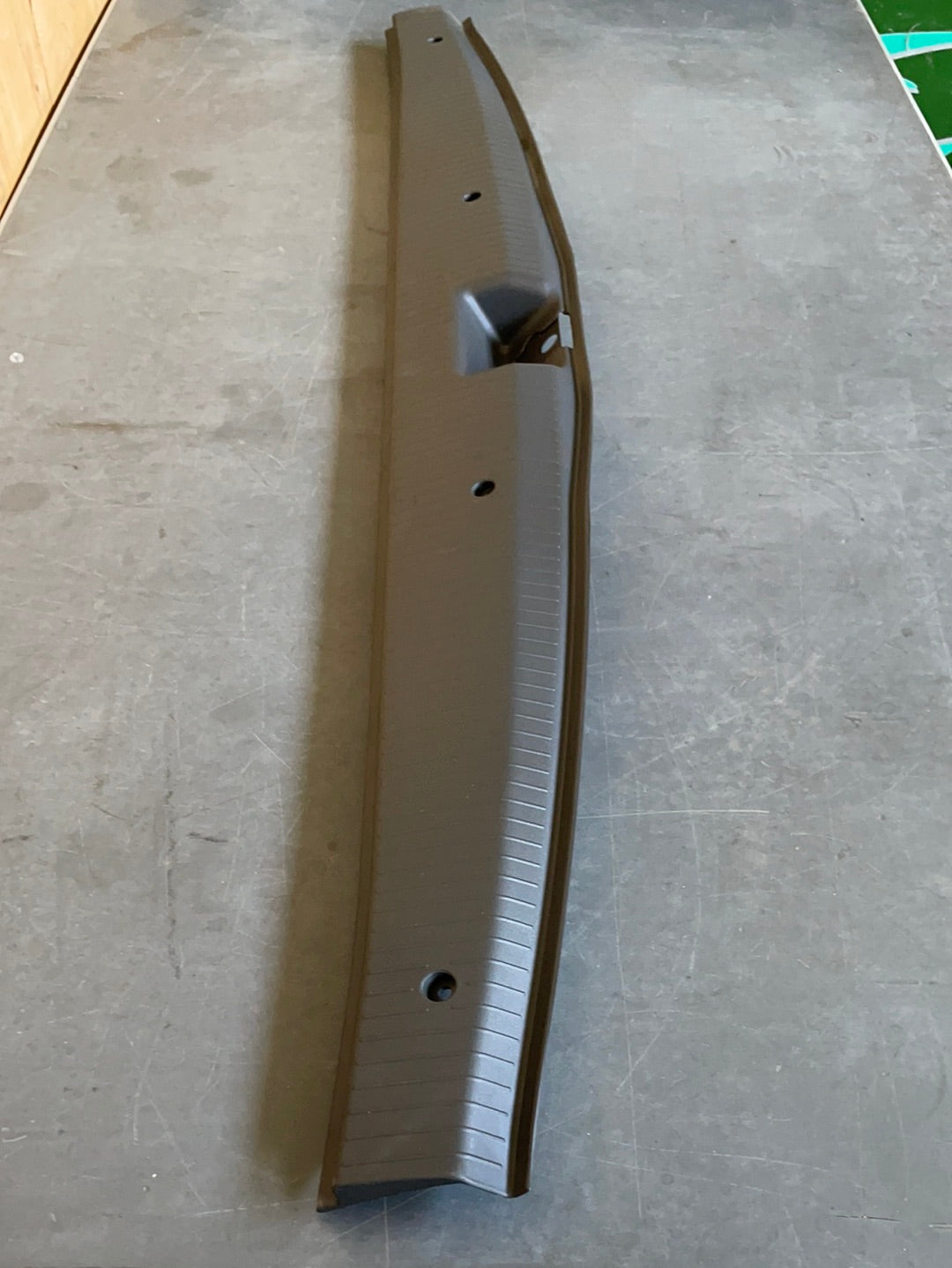 Original GM Opel Omega B Abdeckung Öffnung Kofferraum Neu