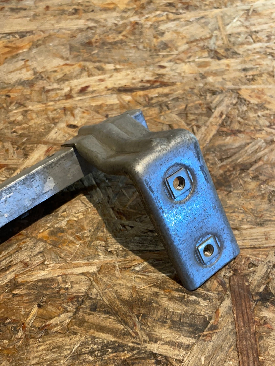 Original GM Opel Kadett E Führungsschiene Fensterführung Neu