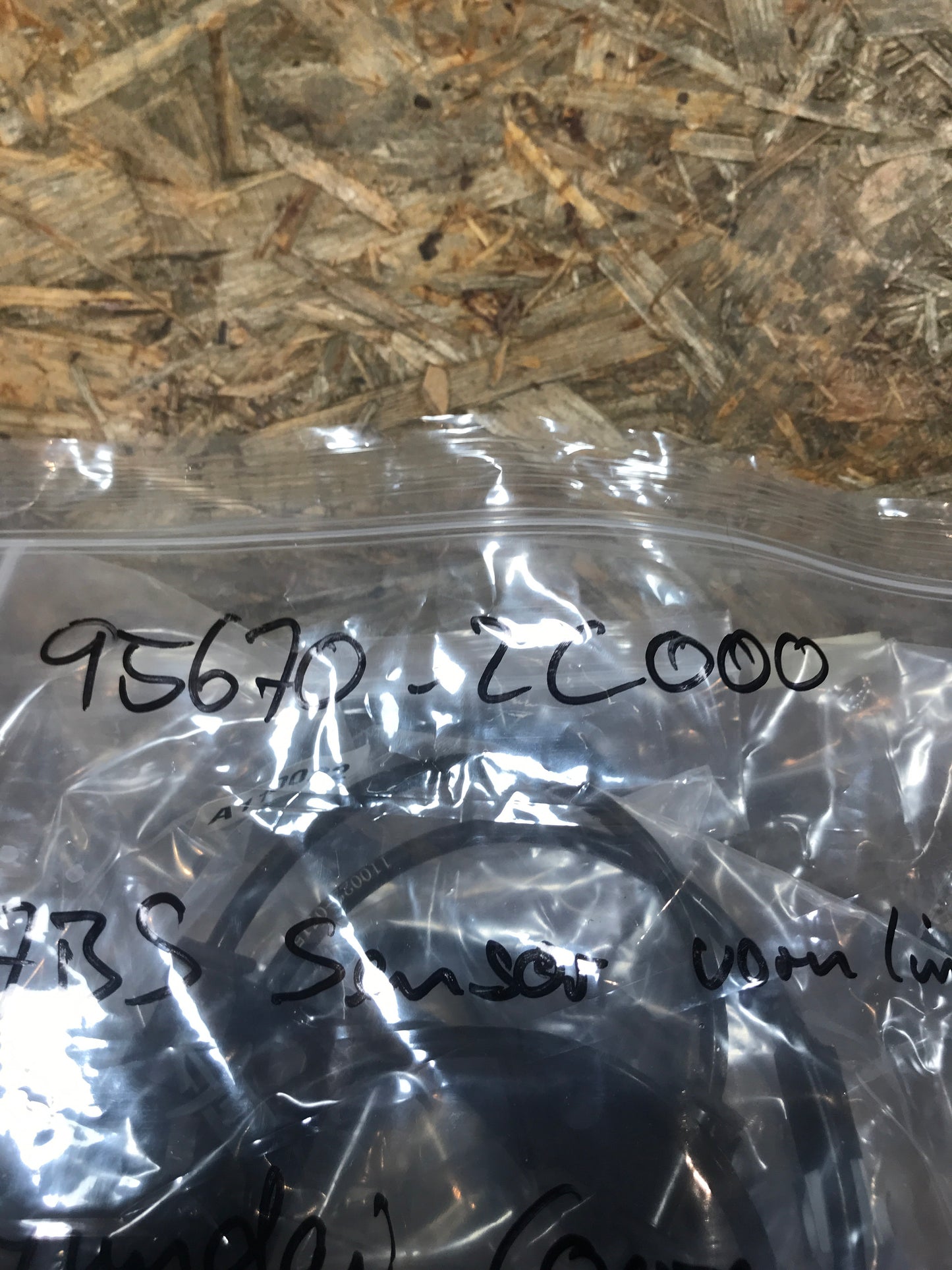 Hyundai Coupe 01-08 ABS-Sensor vorne links NEU