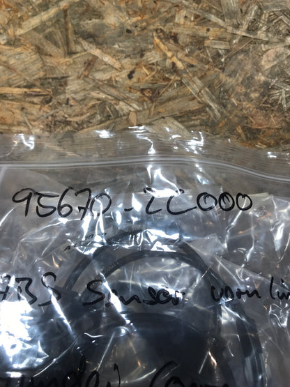 Hyundai Coupe 01-08 ABS-Sensor vorne links NEU