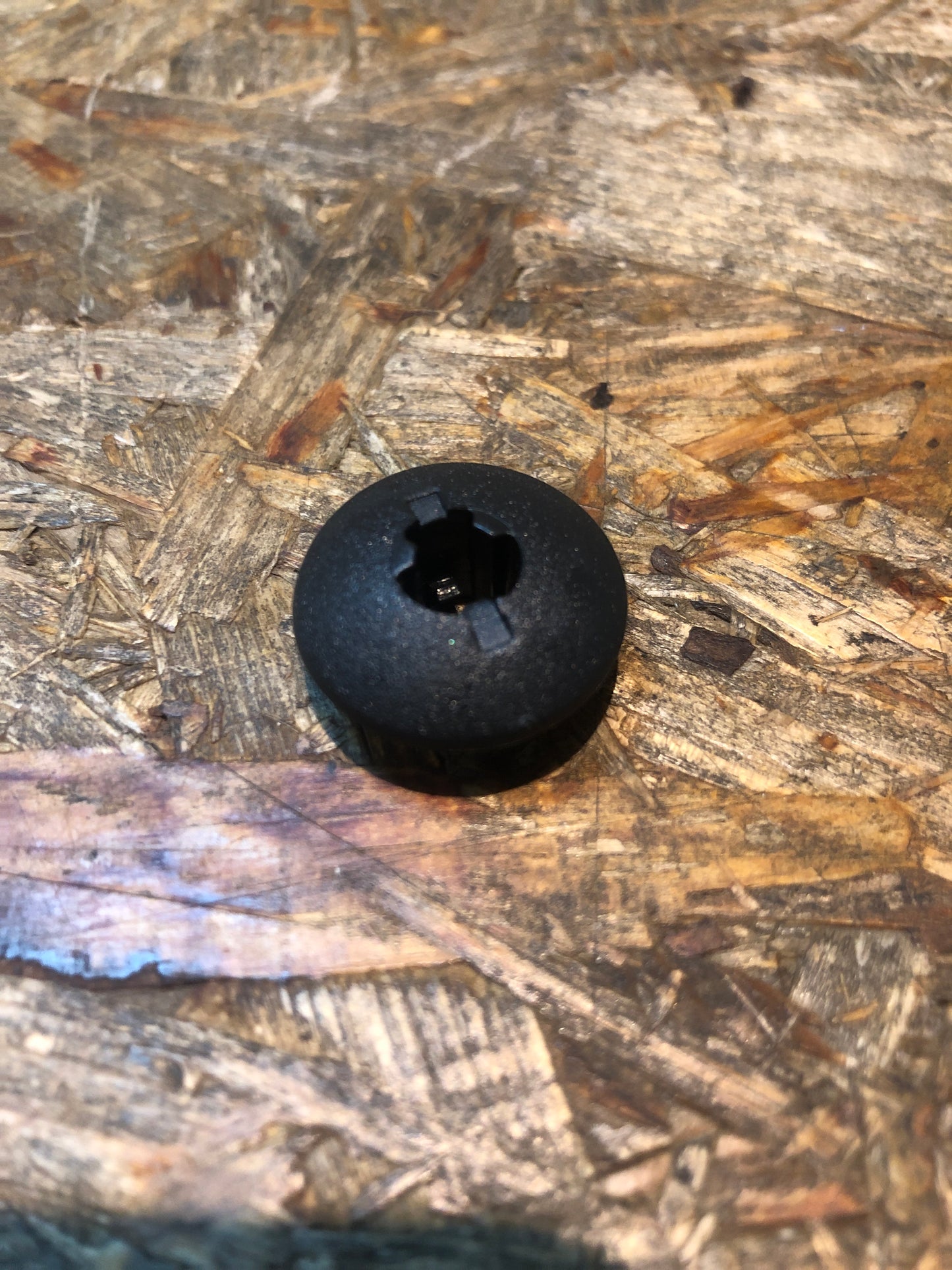 Original GM Opel Meriva A Druckknopf Verkleidung Seitenwand an Radeinbau Neu