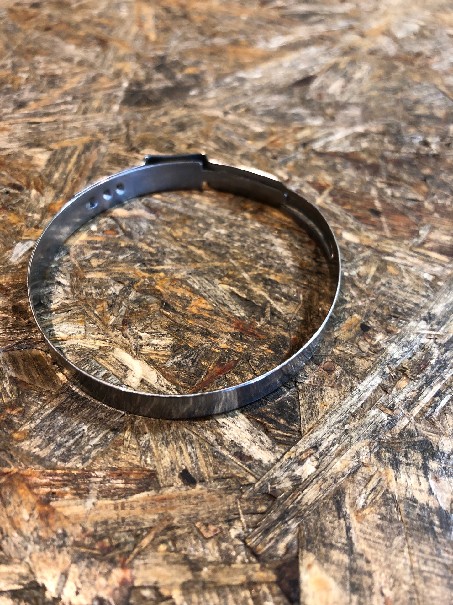 Original GM Opel Astra H Befestigungsschelle an Lenkgetriebe Neu