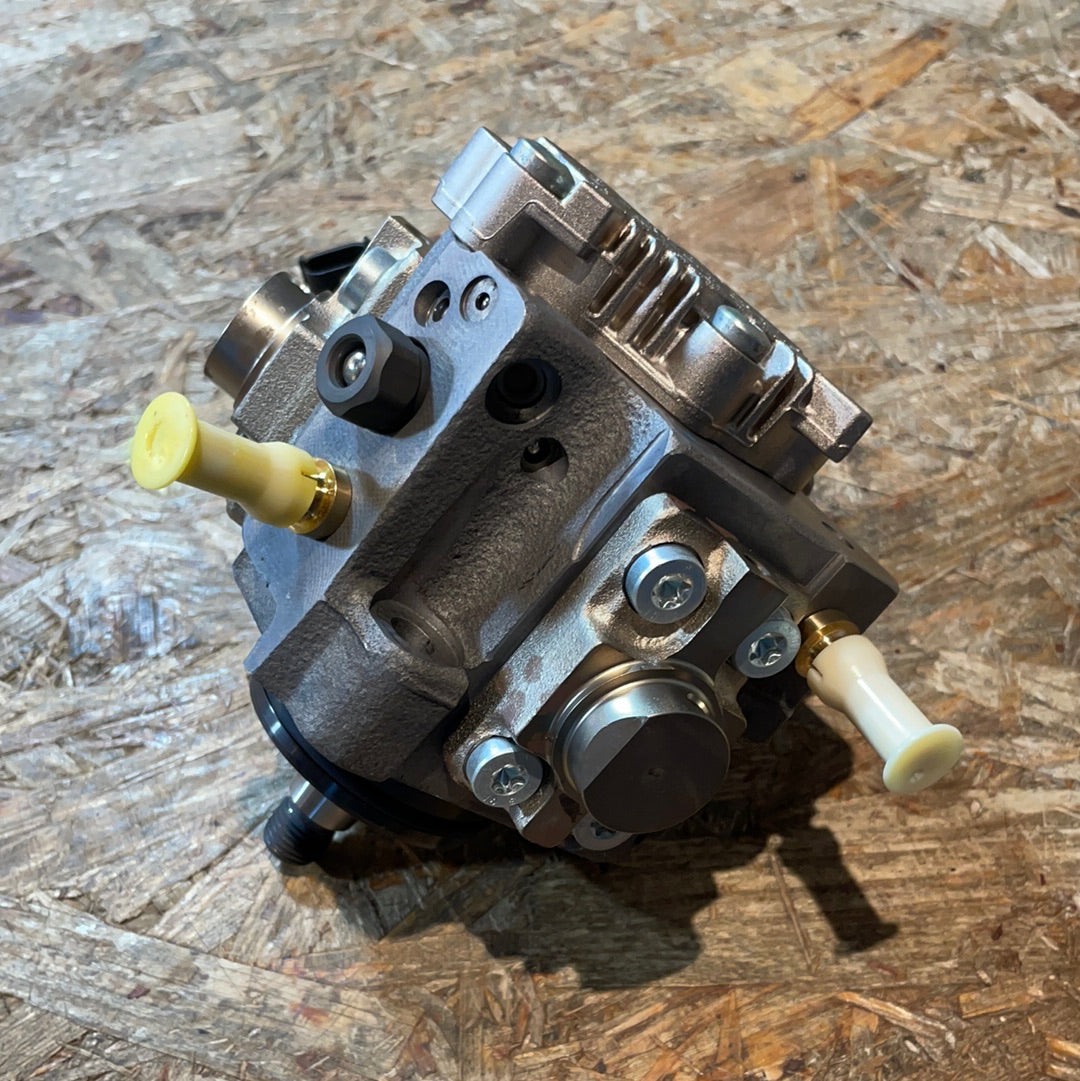 Original GM Opel Vivaro Renault Trafic Hochdruckpumpe Neu