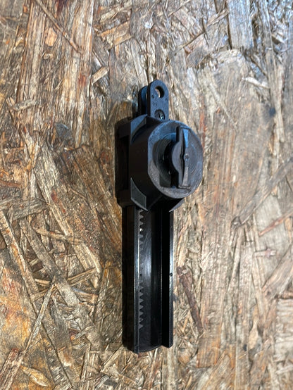 Original GM Opel Astra J Dämpfer Ablage Handschuhfach Neu