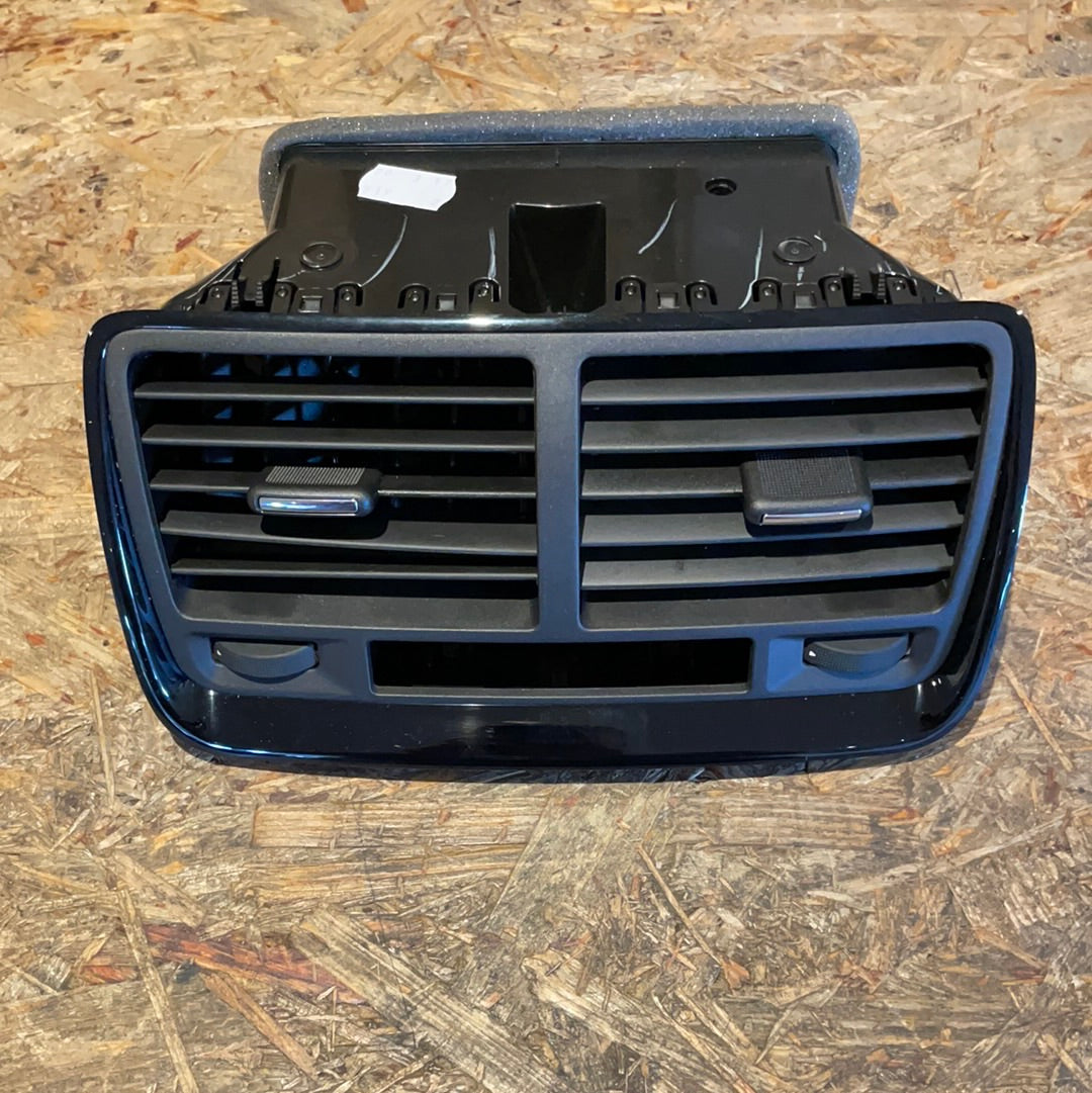 Original GM Opel Meriva B Gehäuse Luftdüse Mitte Neu