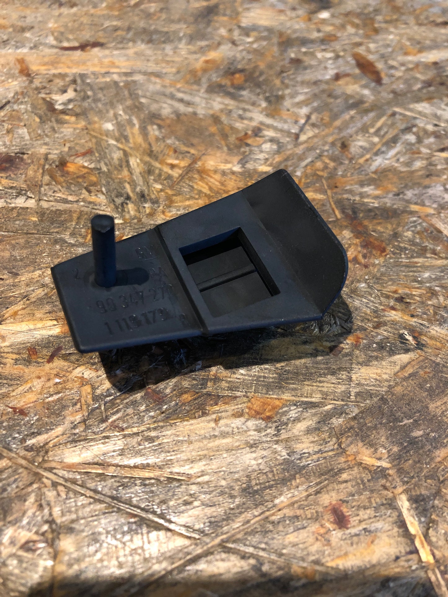 Original GM Opel Vectra A Halter Stoßfänger Hinten Rechts Neu