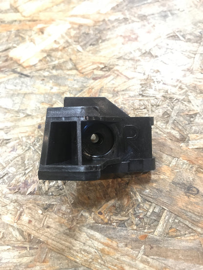 Original Opel Vectra B Führungsstück Frontverkleidung an Kotflügel Rechts NEU