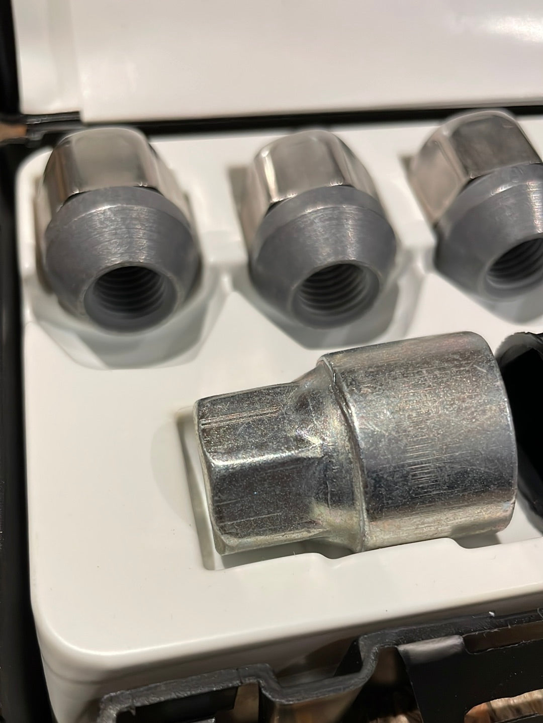 Original GM Chevrolet Aveo Lacetti Radmuttersatz Neu