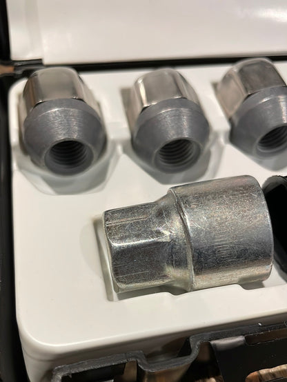 Original GM Chevrolet Aveo Lacetti Radmuttersatz Neu