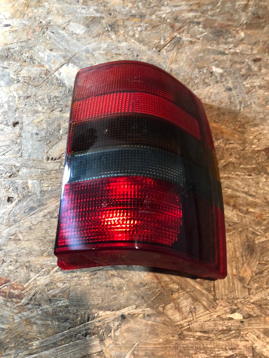Original GM Opel Omega A Senator B Heckleuchte rechts Neu