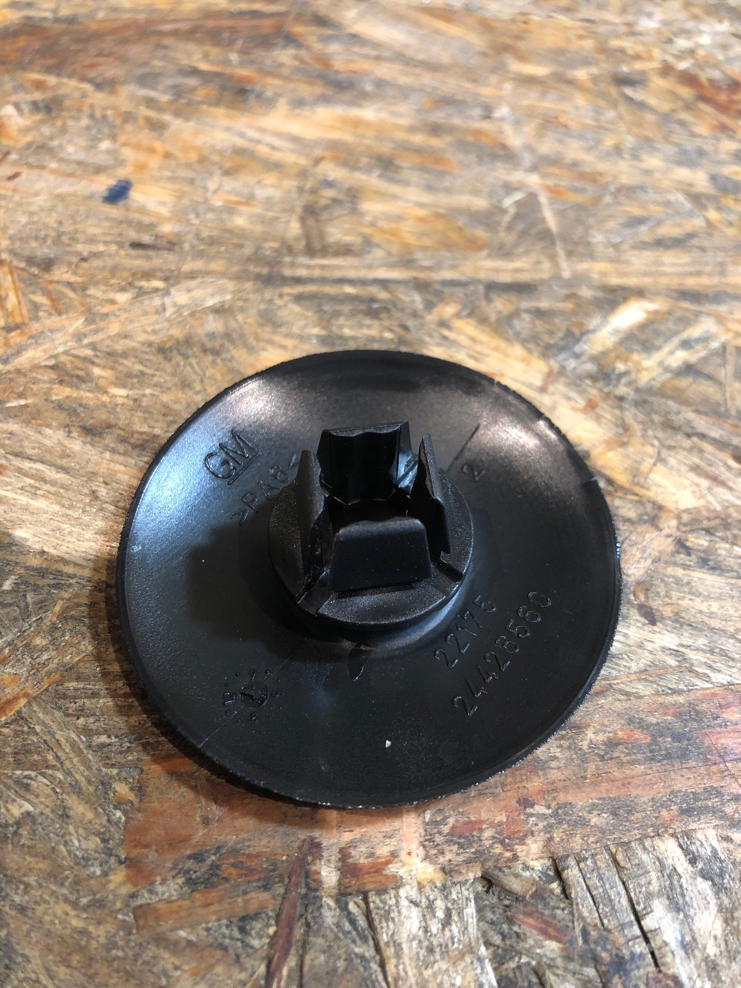 Original GM Opel Corsa C Teppichclip Neu