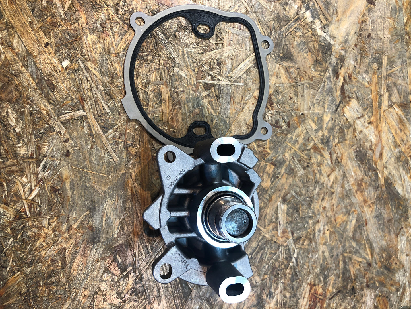 Original GM Opel Vivaro Combi 2.5 CDTI Bj. 2001 Wasserpumpe Neu