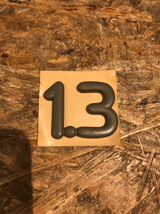 Original 1,3 Emblem für Kadett E NEU