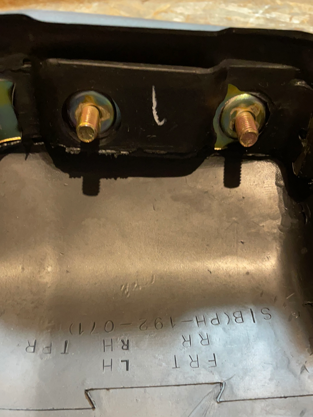 Original GM Isuzu Trooper 8C Bj. 84-87 Stoßstangenecke Bumper vorne links Neu