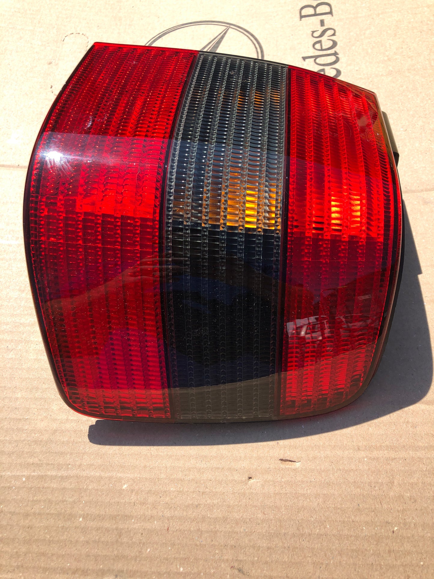 Original Hella VW Passat B4 Heckleuchte rechts Neu