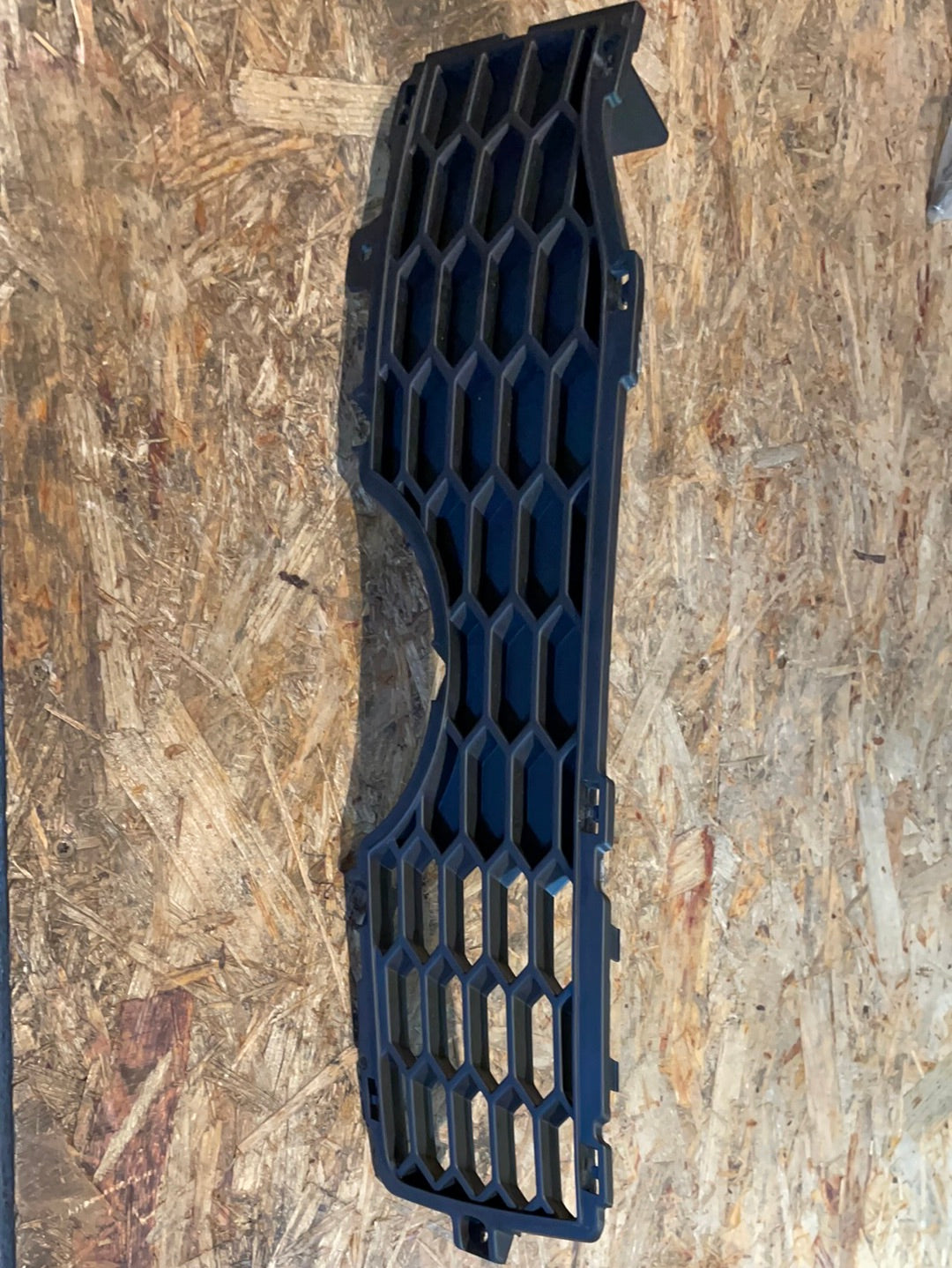 Original GM Chevrolet Captiva Raster vorne rechts Neu