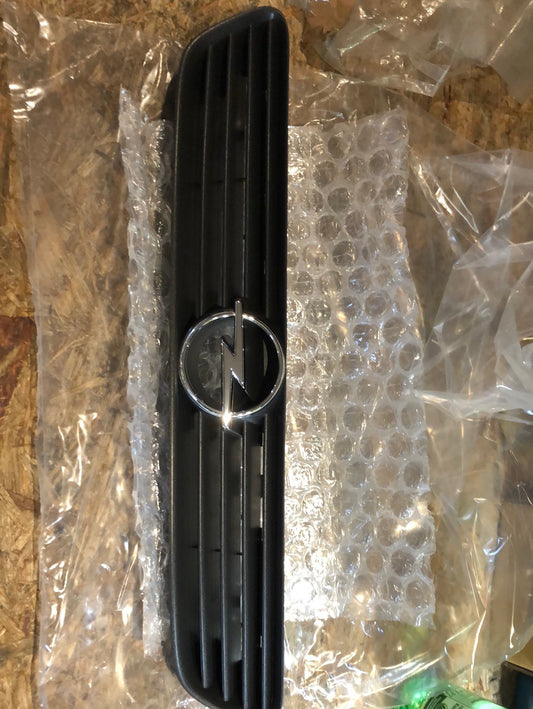 Original GM Opel Astra G Kühlergitter Neu