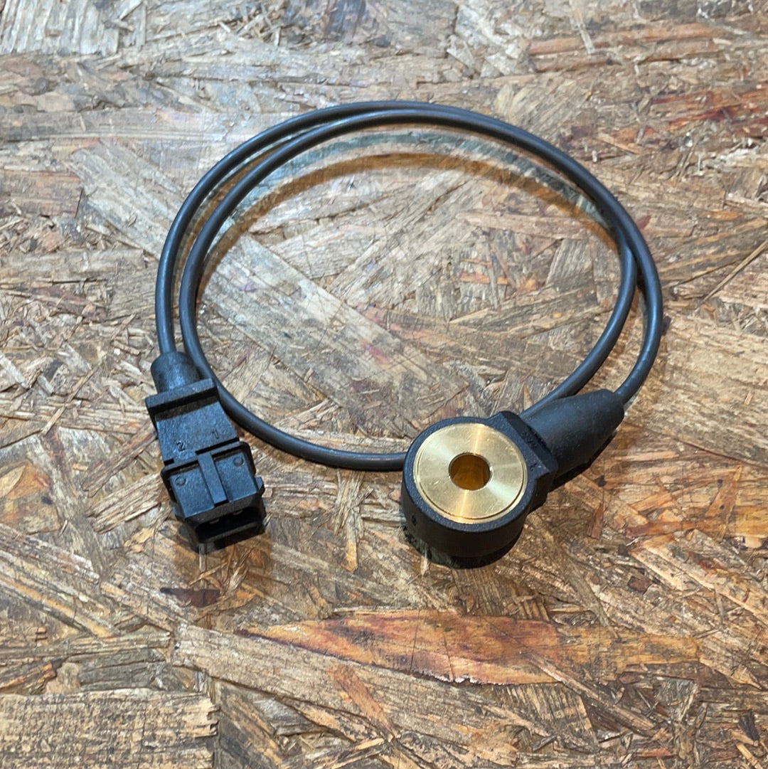 Original GM Opel Vectra B 1,6 Calibra Omega B Sintra Klopfsensor Neu