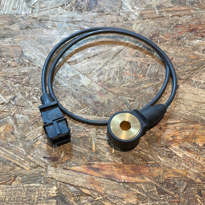 Original GM Opel Vectra B 1,6 Calibra Omega B Sintra Klopfsensor Neu