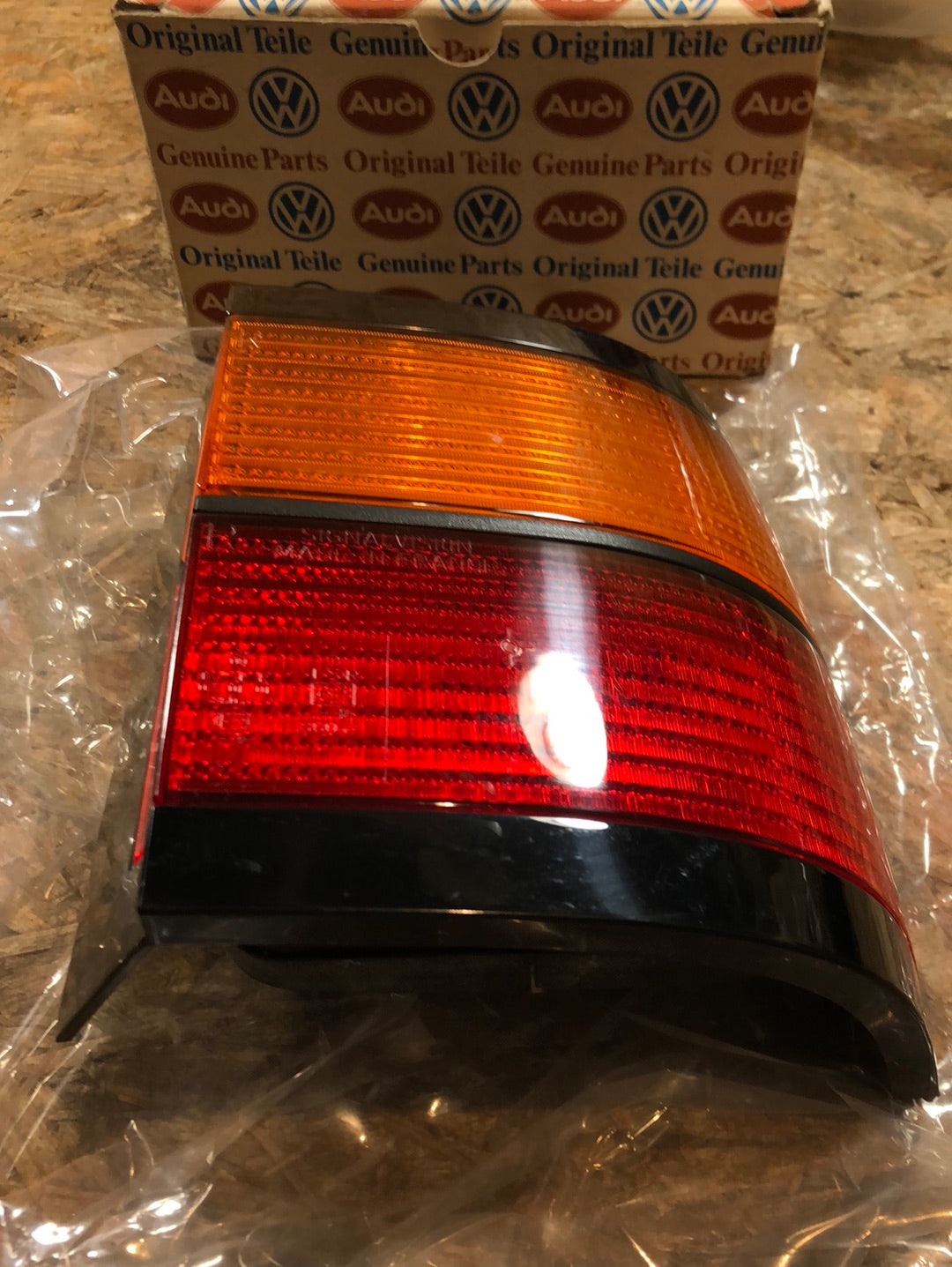 Original VW Passat 35i B3 B4 Rückleuchte hinten rechts Neu