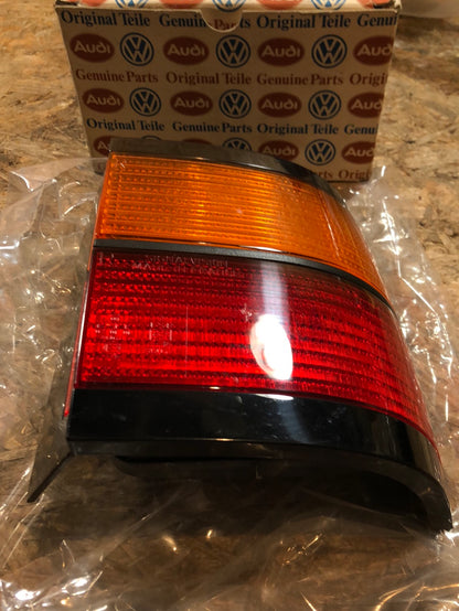 Original VW Passat 35i B3 B4 Rückleuchte hinten rechts Neu