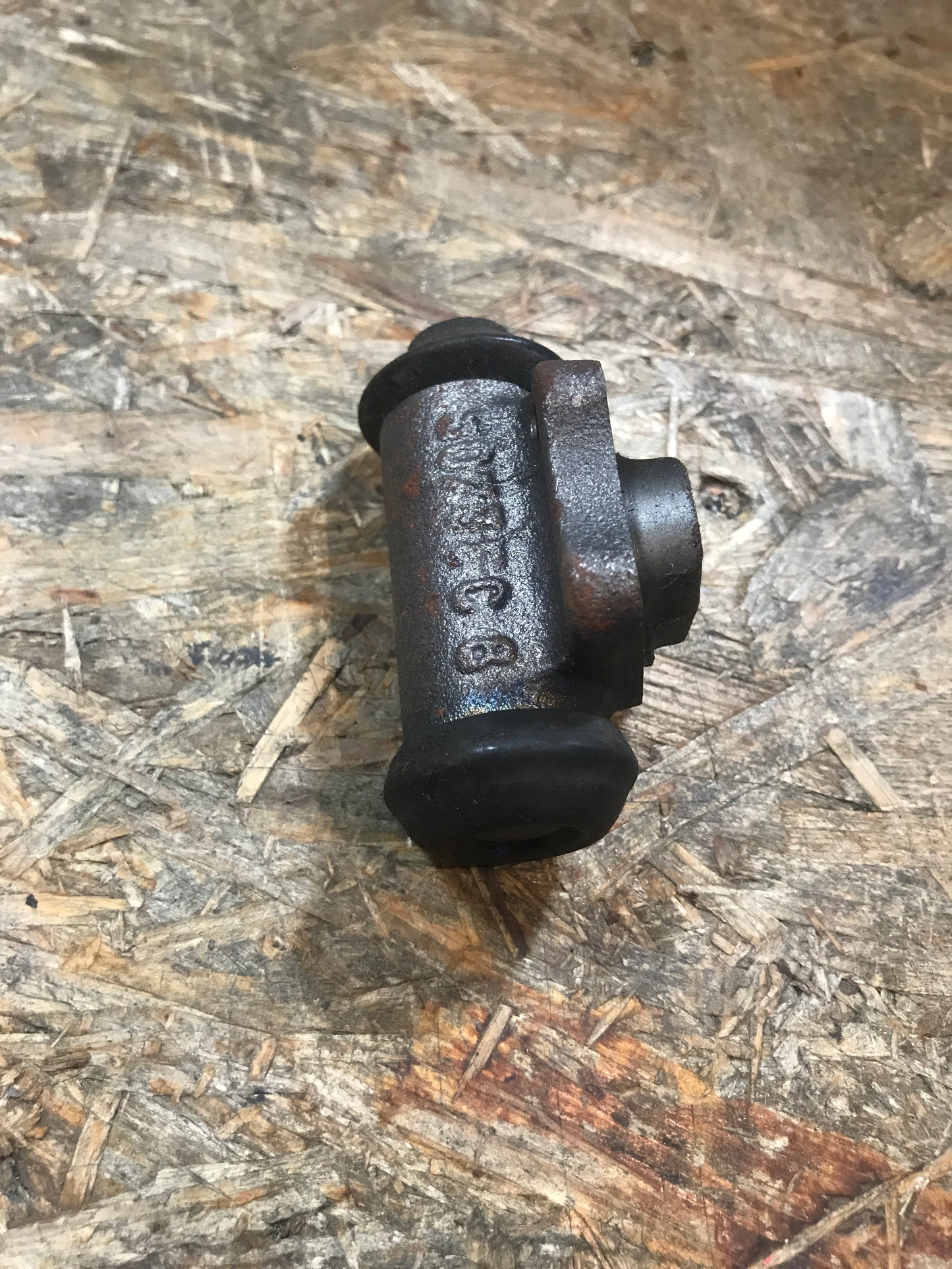 Original Opel Kadett D Radbremszylinder hinten NEU