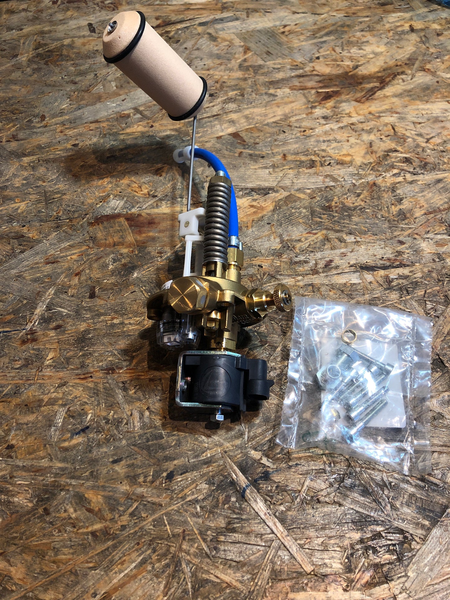 Original GM Opel Corsa D Ventil Kraftstoffbehälter mit Sensor Neu