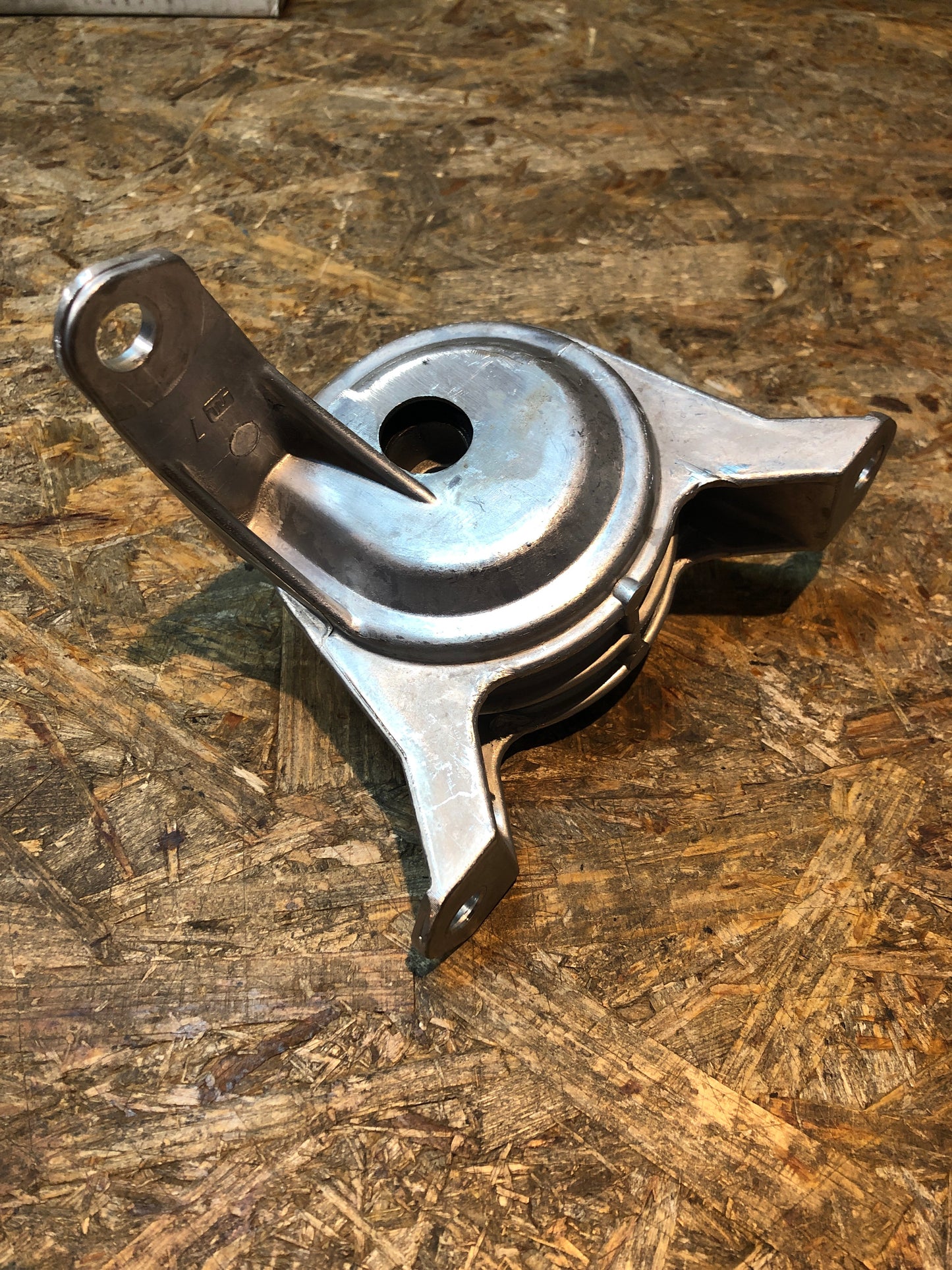 Original GM Opel Astra G Motorhalterung Neu
