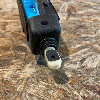 Original GM Opel Omega B Stellmotor Zentralverriegelung hinten Neu