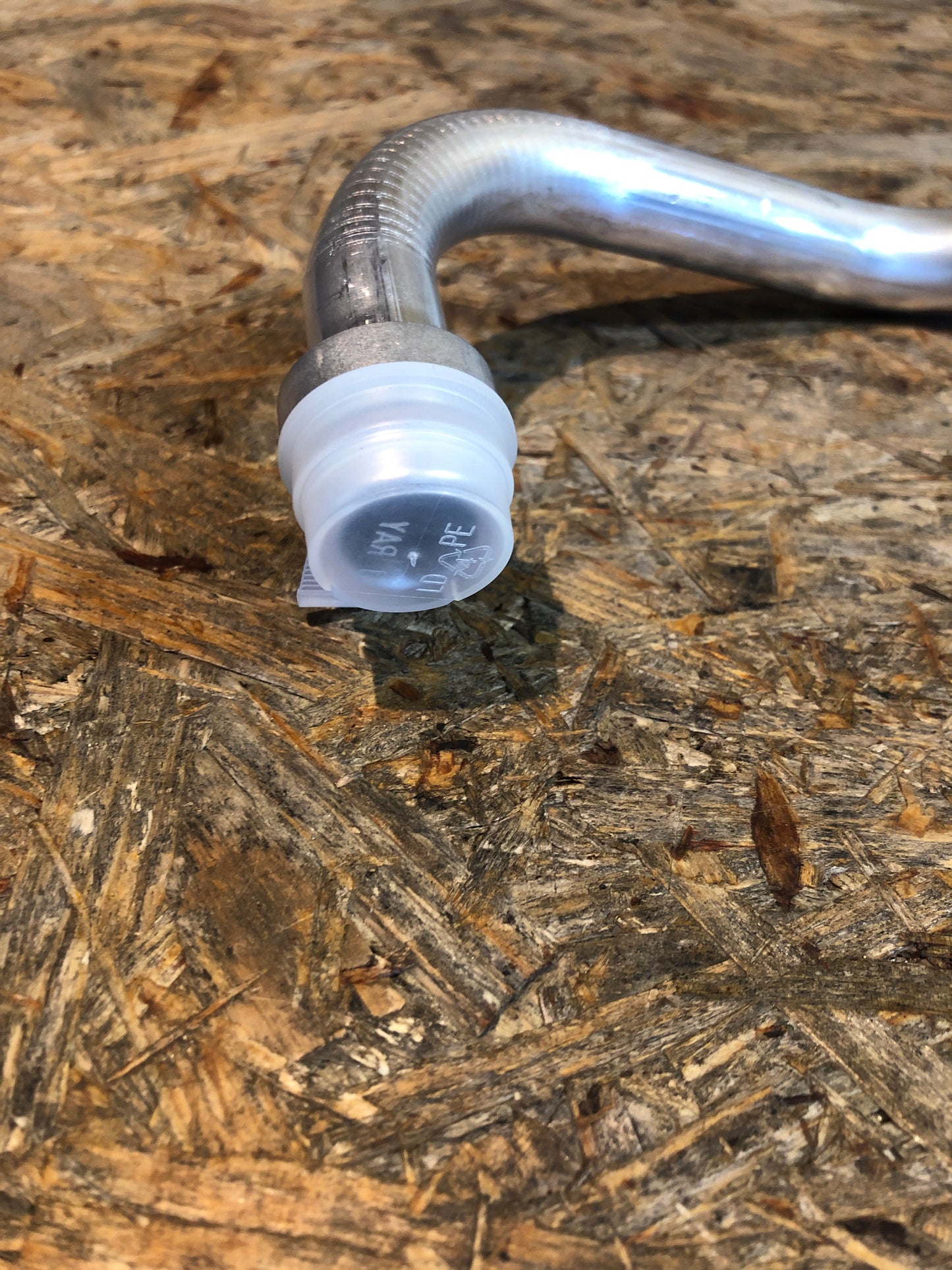 Original GM Opel Vivaro A 20DTi Kältemittelleitung Niederdruck Neu