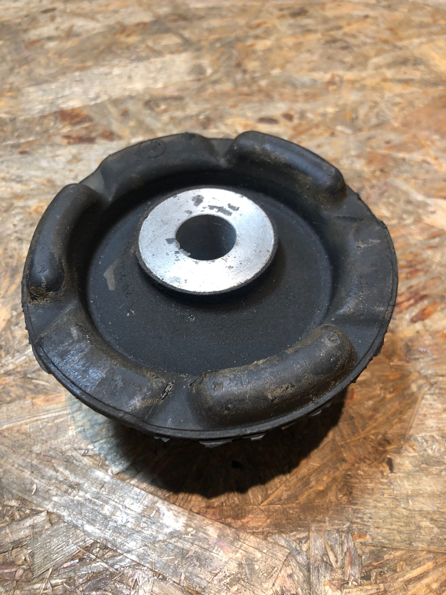 Original GM Opel Omega A Senator B Vectra A Dämpfungsblock Neu