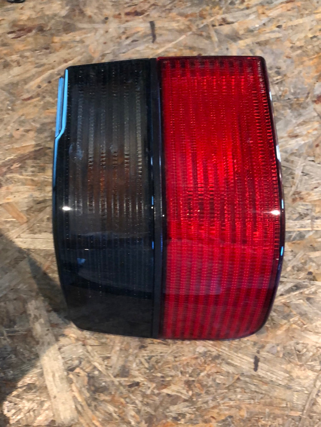 Original Hella VW Vento CL GL Gehäuse Heckleuchte links Neu