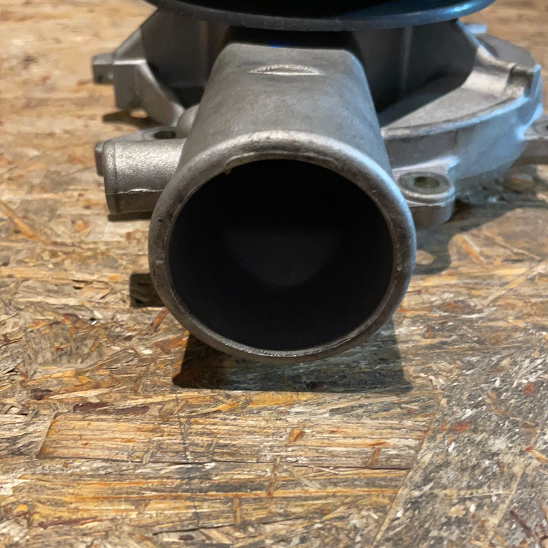Original GM Opel Rekord 2.0 Liter Wasserpumpe Neu