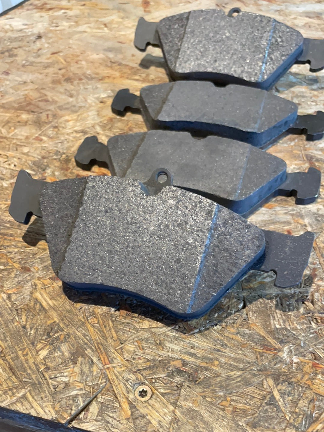 Original GM Opel Calibra A 2,0/2,5 Omega B 2,0 Vectra A 2,0/2,5 Saab 900 2 2,0/2,3/2,5 Bremsbeläge vorne Neu