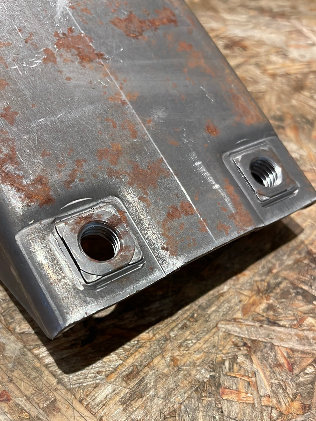 Original GM Opel Kadett E Diesel Halter Bügel Kraftstoffsieb Neu