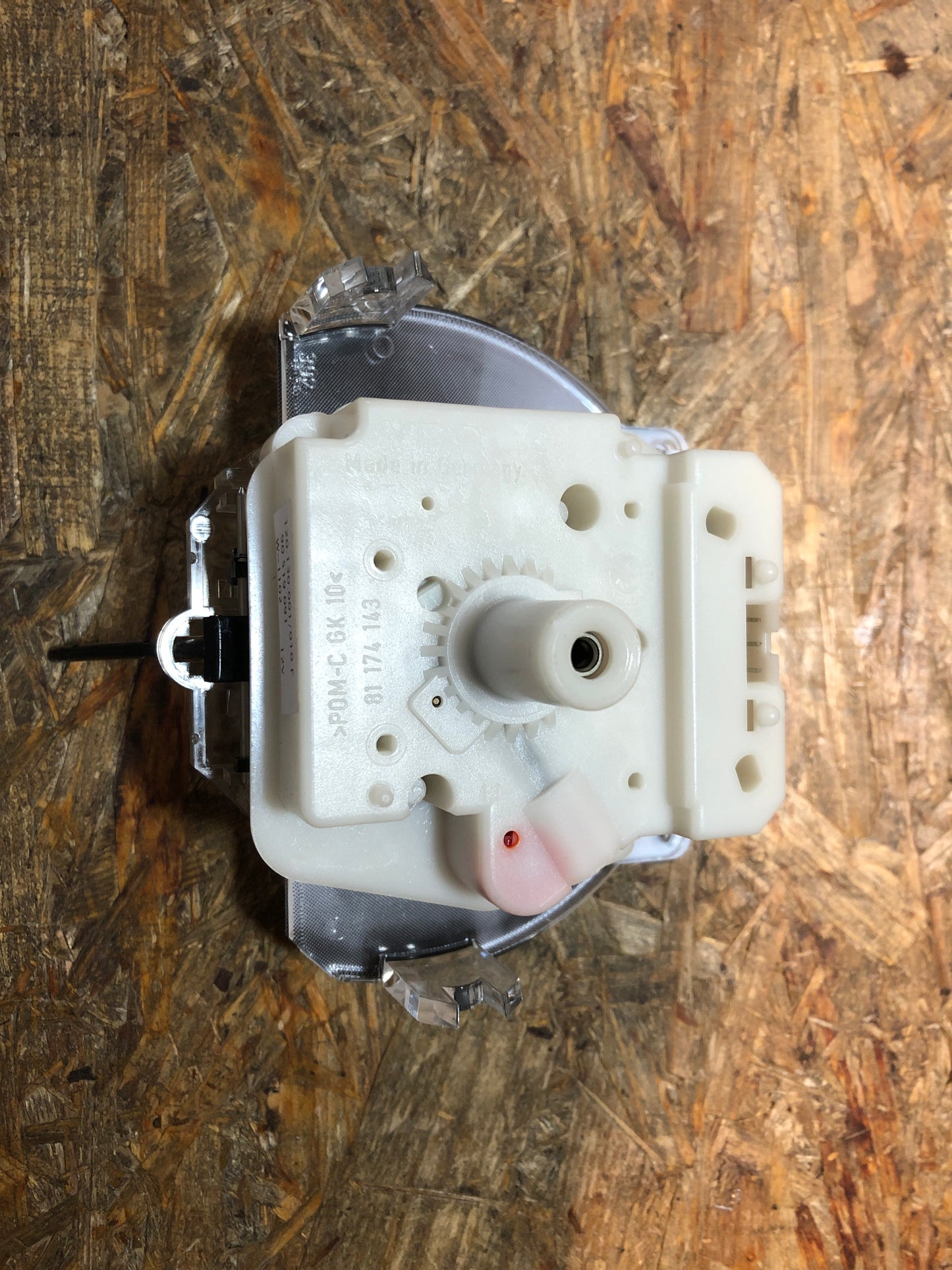 Original GM Opel Astra F Tachometer Neu